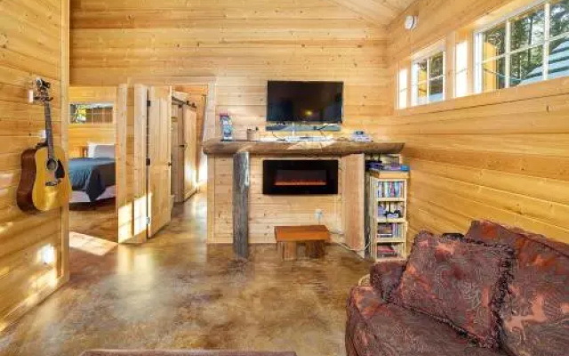 photo 4 of Painted Pony Cabin