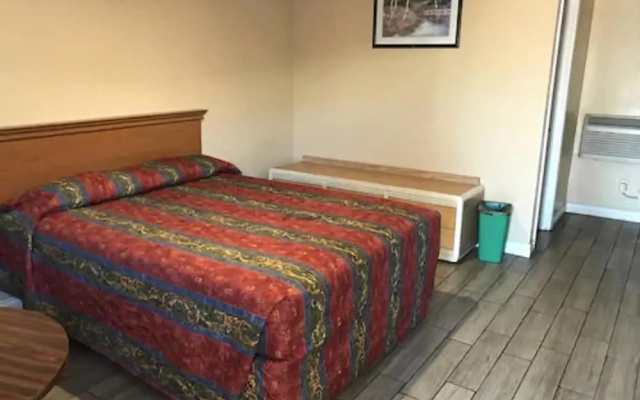 photo 2 of Pala Motel