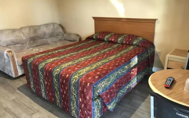 photo 3 of Pala Motel