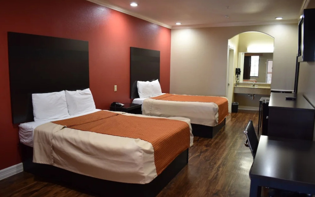 photo 2 of Platinum Inn Katy
