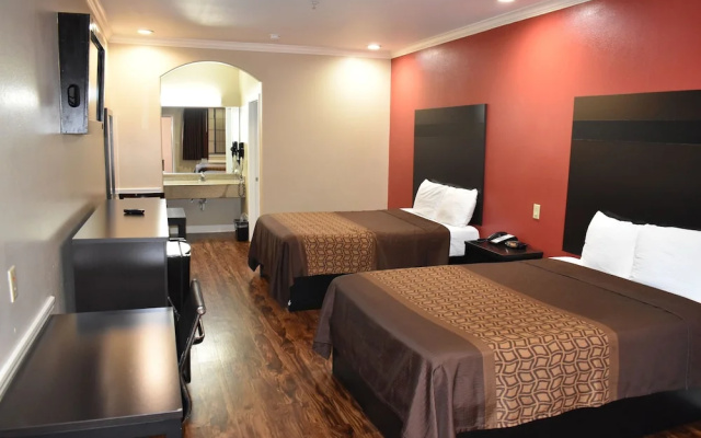 photo 3 of Platinum Inn Katy