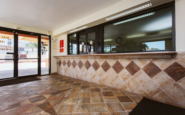 photo 2 of Space City Inn