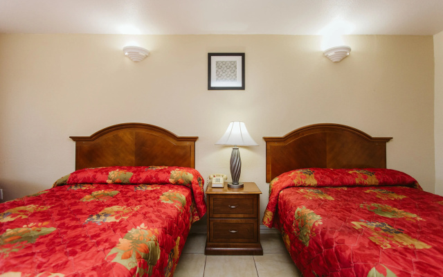 photo 3 of Space City Inn