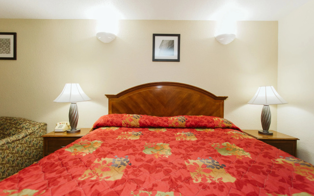 photo 5 of Space City Inn