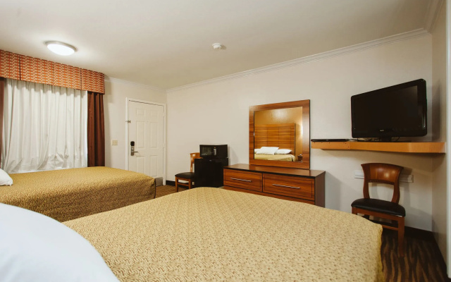 photo 3 of Palace Inn Wayside