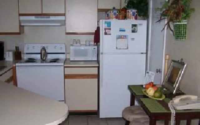 photo 4 of The Palace Resort by MB Rooms for Rent