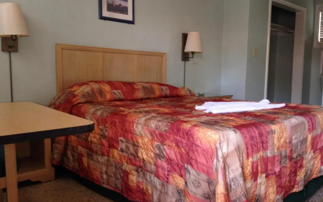 photo 2 of Palacio Inn Motel