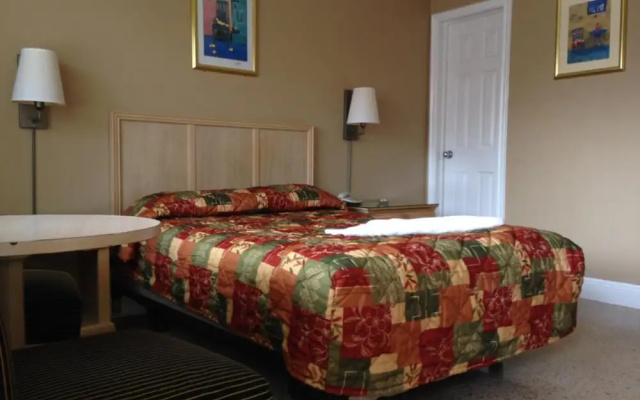 photo 3 of Palacio Inn Motel