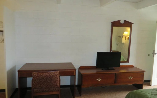 photo 5 of Palamar Motel