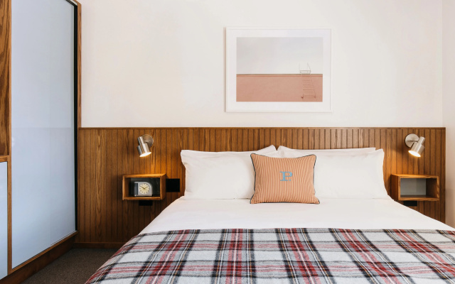 photo 4 of Palihotel Culver City