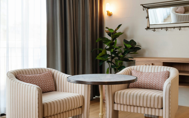 photo 4 of Palihotel Melrose