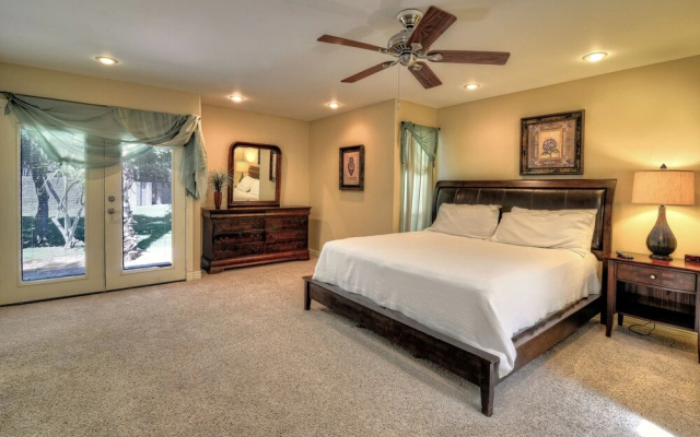 photo 4 of Palm - 4 Bedroom Home - Scottsdale