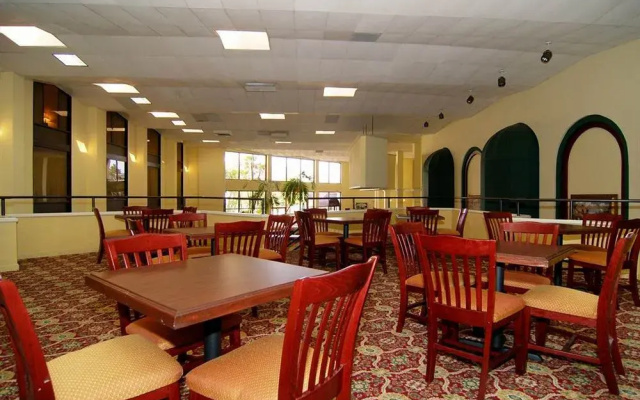photo 4 of Palm Bay Hotel & Conference Center