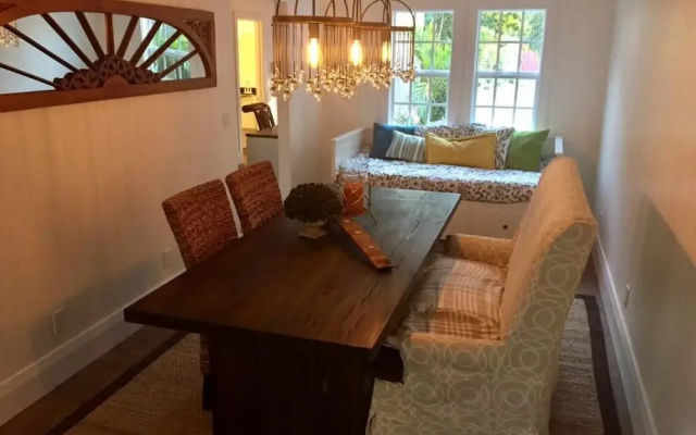 photo 3 of Palm Beach Oasis 3bd 3ba Private Pool Plus Parking
