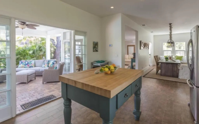 photo 5 of Palm Beach Oasis