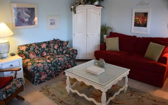 photo 2 of Palm Cay 4