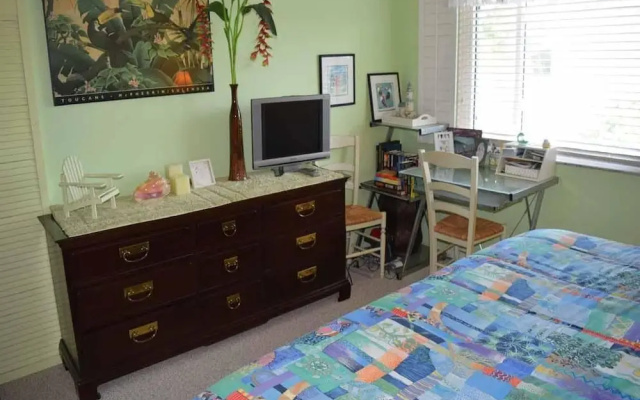 photo 5 of Palm Cay 4