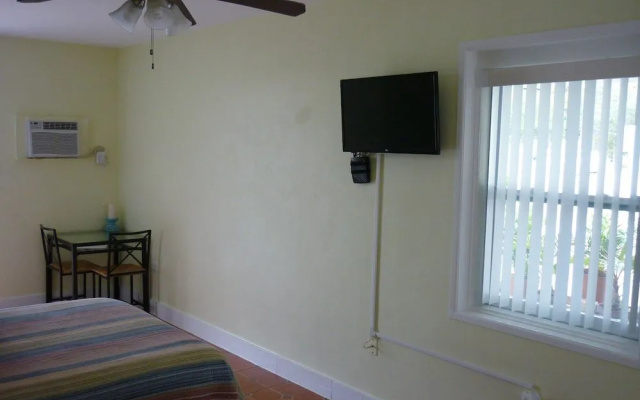 photo 2 of Palm Court Motel
