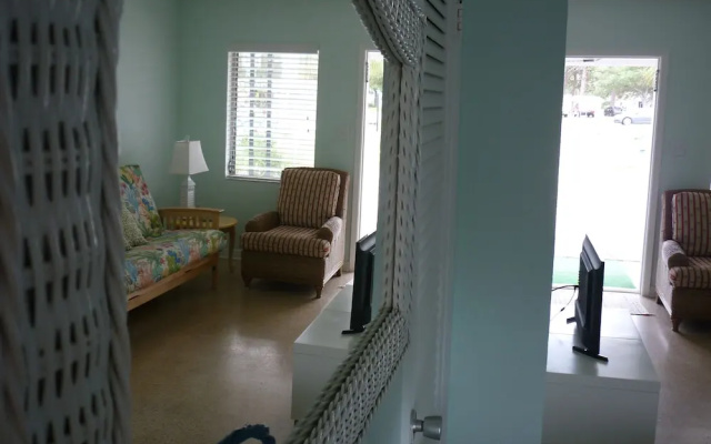 photo 4 of Palm Court Motel