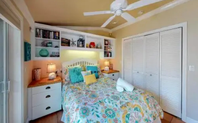 photo 4 of Palm Isle 3204 by RedAwning