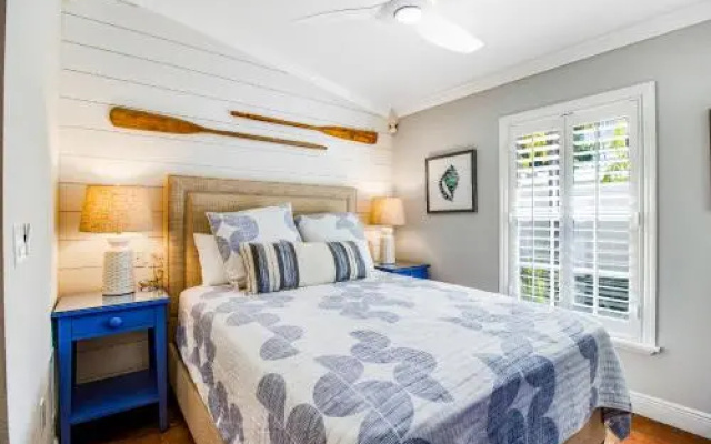 photo 2 of Palm Isle 3208 by RedAwning