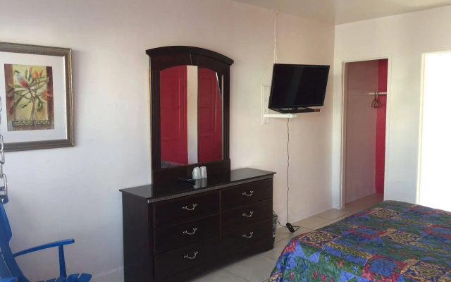 photo 4 of Palm Motel
