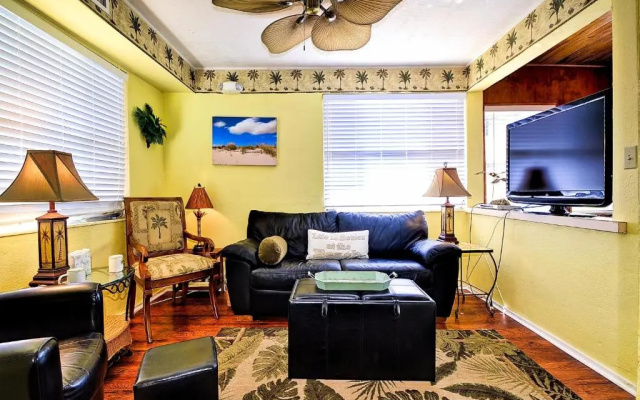 photo 4 of Palm Place 1 - Sabal Palm Beach getaway 624