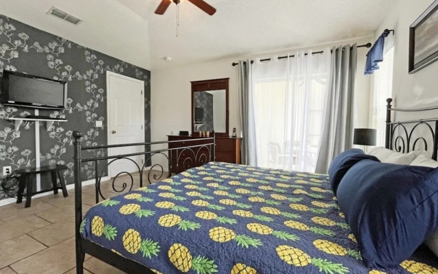 photo 2 of Palm Villa 4 Bedroom Home by RedAwning