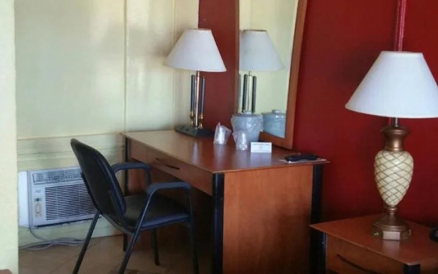 photo 4 of Palms Inn