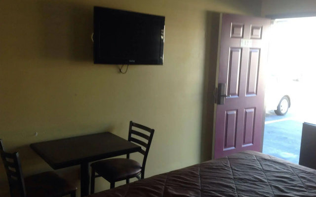 photo 3 of Palms Motel