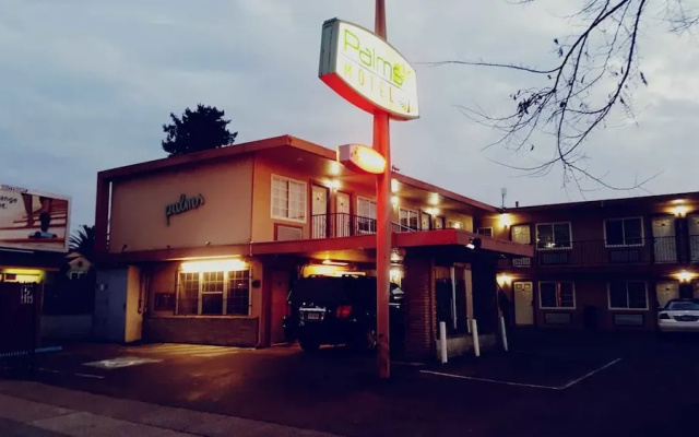 photo 3 of Palms Motel