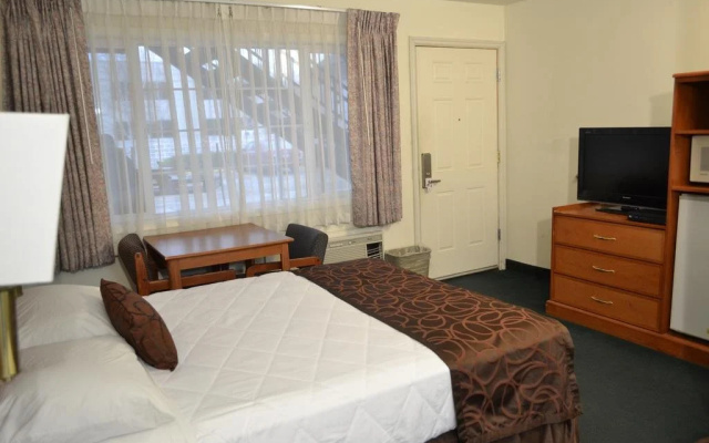 photo 5 of The Palms Motel
