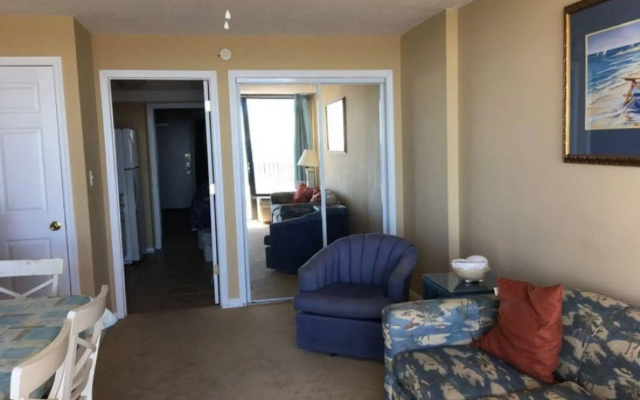 photo 2 of Palms Resort