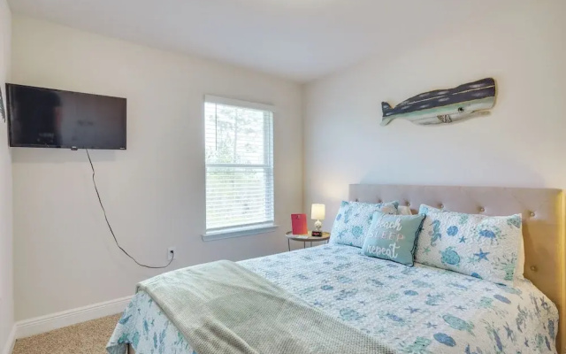 photo 3 of PCB Townhome w/ Deck & Pool Access: 3 Mi to Beach!