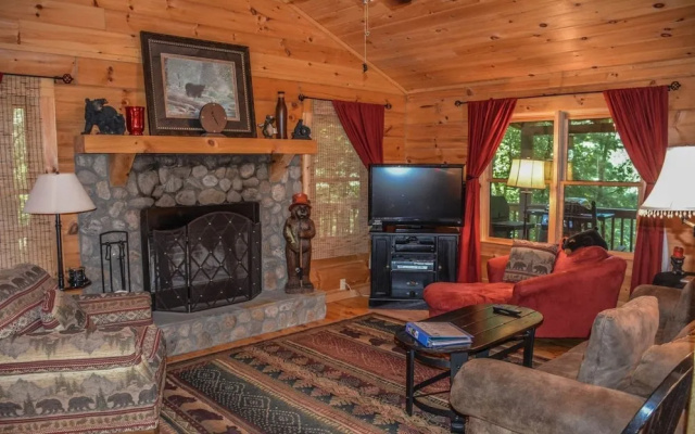 photo 4 of Papa Bears Den