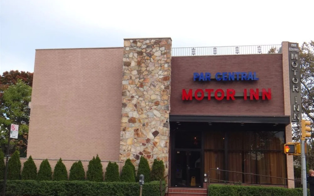 photo 2 of Par Central Motor Inn