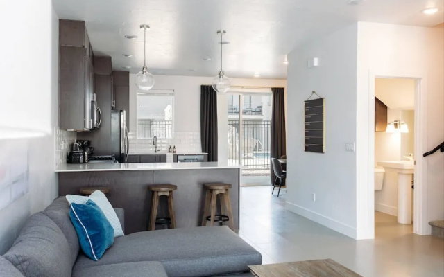 photo 2 of Paradise at the Lofts #32