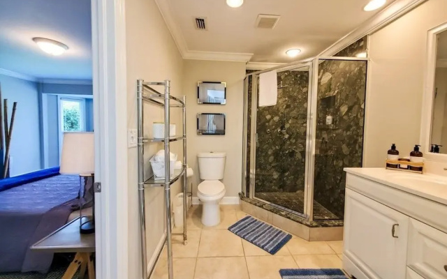 photo 2 of Paradise Awaits - Wkly 3 Bedroom Home