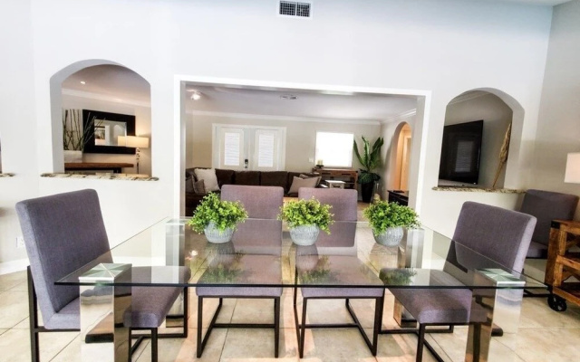photo 4 of Paradise Awaits - Wkly 3 Bedroom Home