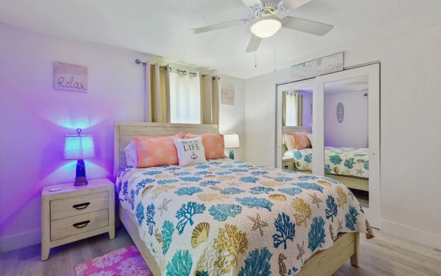 photo 3 of Paradise Beach House 3 Bedroom Home by Redawning