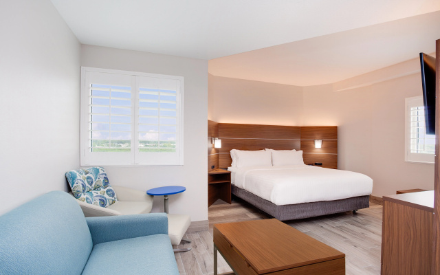 photo 3 of Holiday Inn Express & Suites Panama City Beach - Beachfront by IHG