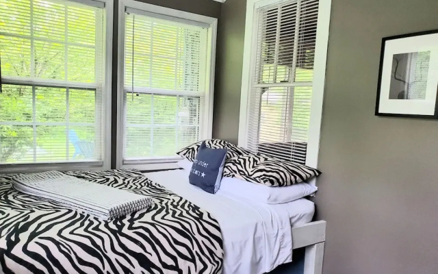 photo 5 of Paradise Pine Getaway Cabins