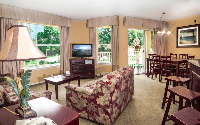 photo 4 of Parc Corniche Condominium Suite Hotel