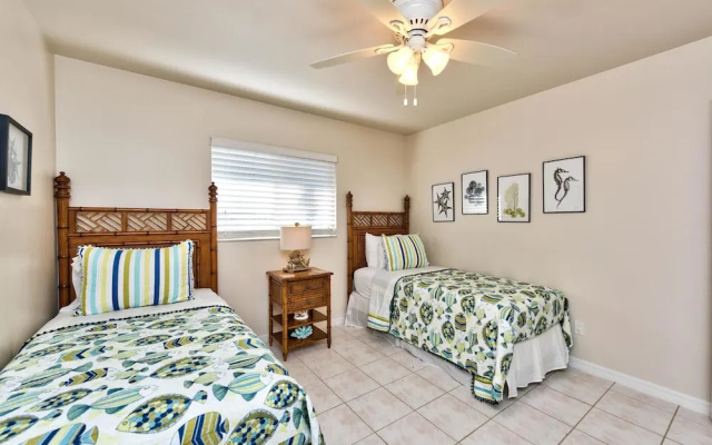 photo 3 of Parisian 3 Bedroom Holiday Home by Naples Florida