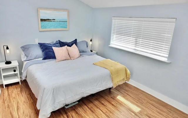 photo 3 of Park Avenue Beach Paradise Chic & Secluded 4 BDR