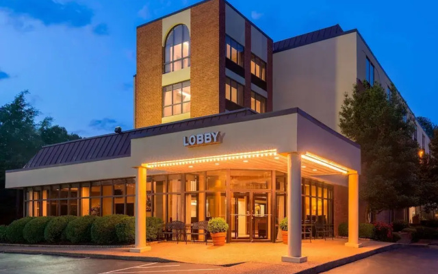 photo 5 of Park Inn by Radisson Williamsburg Historic