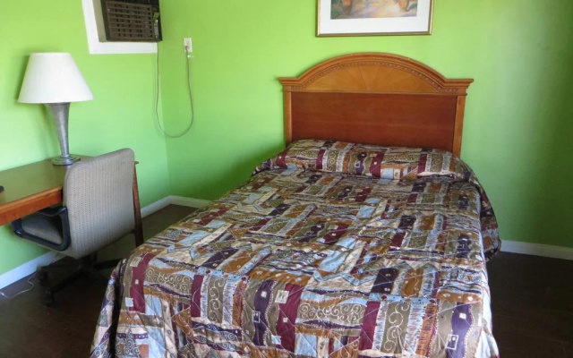photo 2 of Park Motel