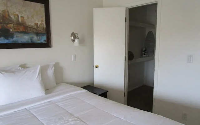 photo 3 of Park Suites at 135 - One Bedroom Apartment