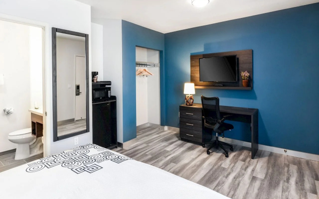 photo 2 of Parkside Inn Anaheim