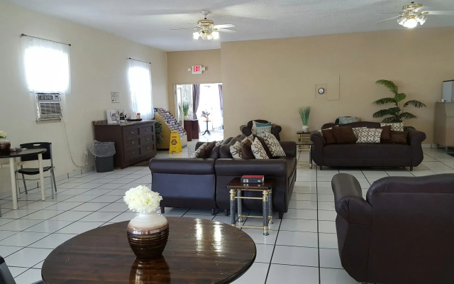 photo 2 of Parkway Inn Airport Motel Miami